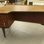 894 1069 WRITING DESK